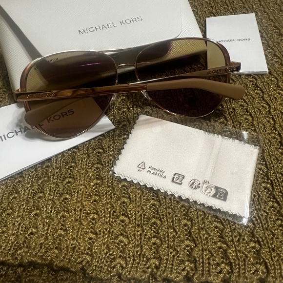 Authentic Michael Kors MK5004 Chelsea Aviator Sunglasses Rose Gold / Mirror main image 10